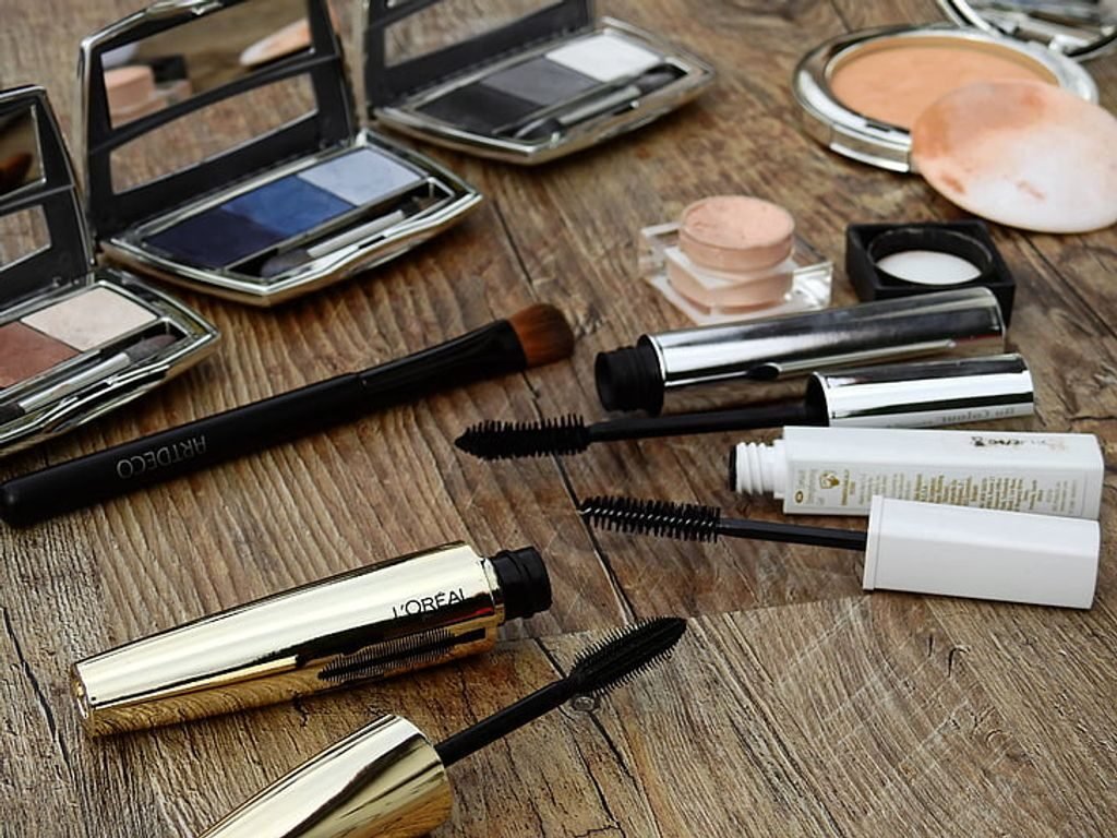Exploring the Essentials: A Guide to Curating Your Perfect Makeup Kit
